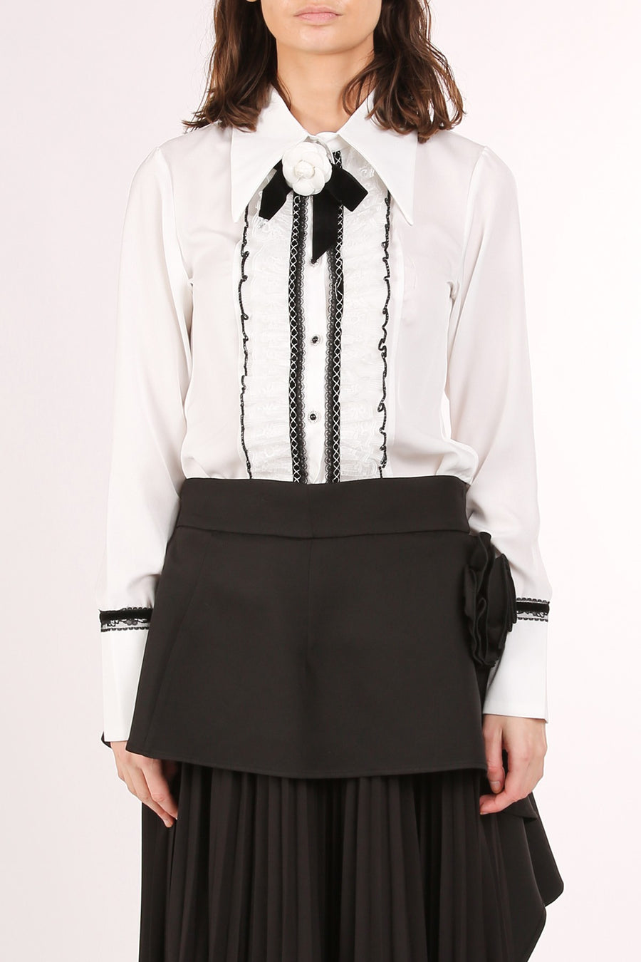 Beulah White Blouse with Black Trim and White Flower