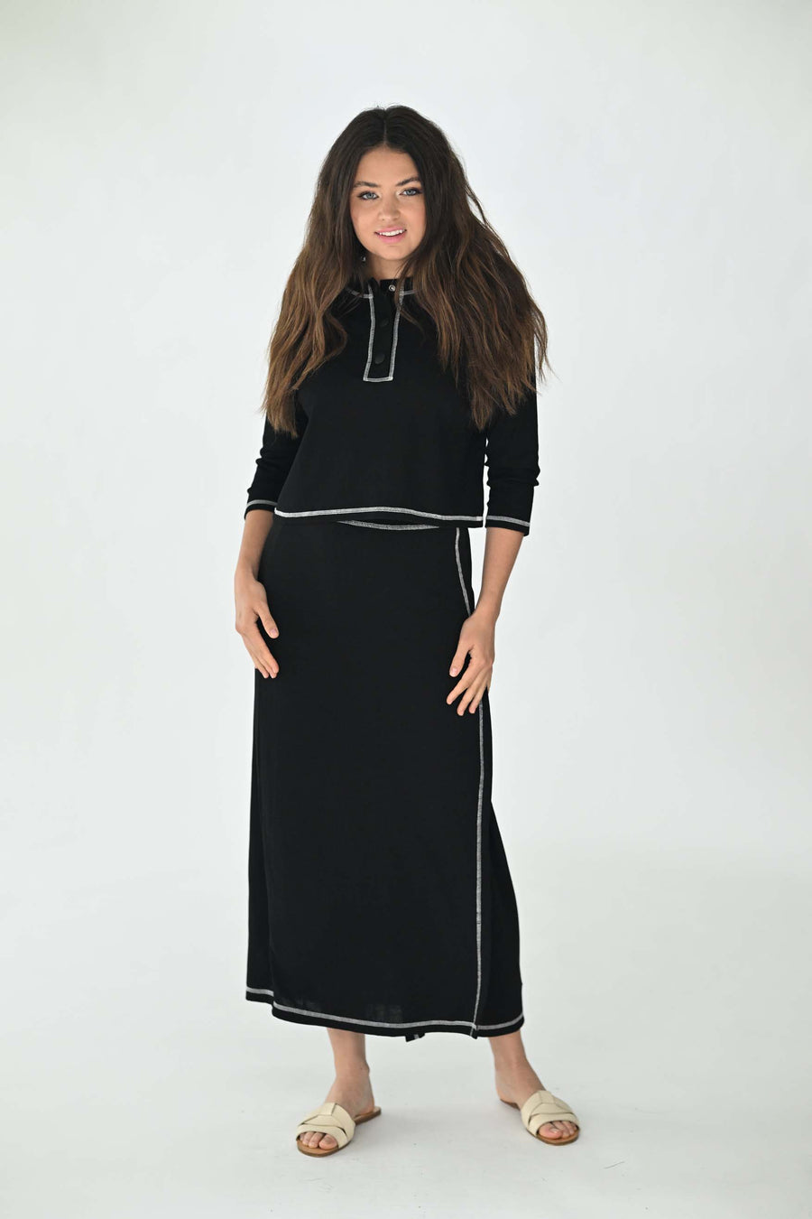 Monn Contrast Stitch Snap Tee