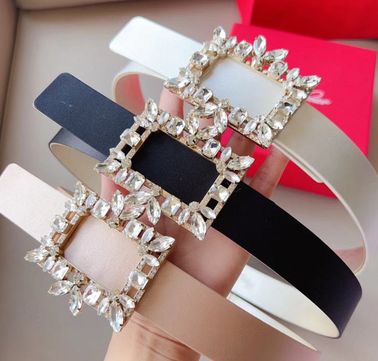 Roger Vivier Clear Rhinestine 1 inch belt 110 cm