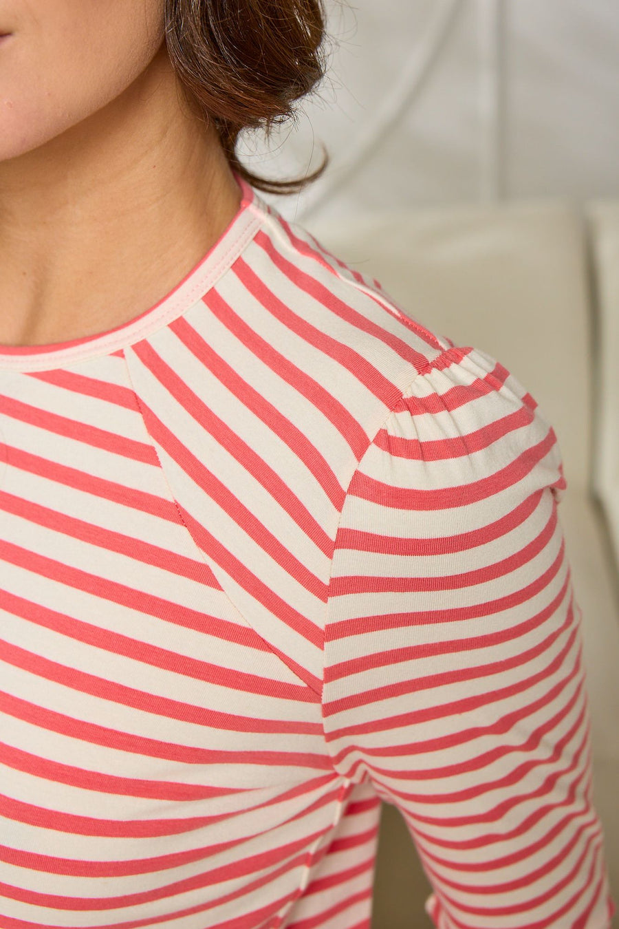 Point Hibiscus Stripe Puff Sleeve Crew Top