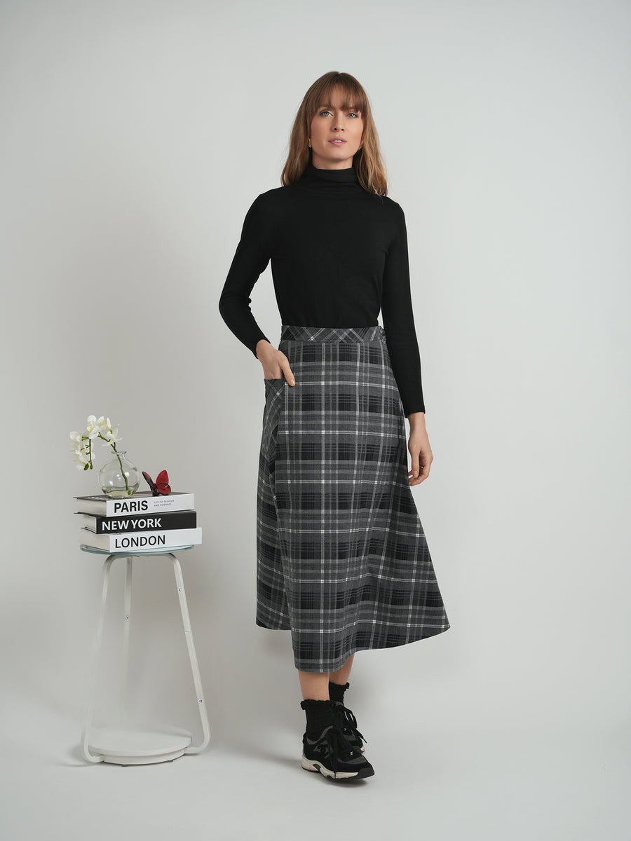 Faves Black/Grey Plaid Pocket Skirt