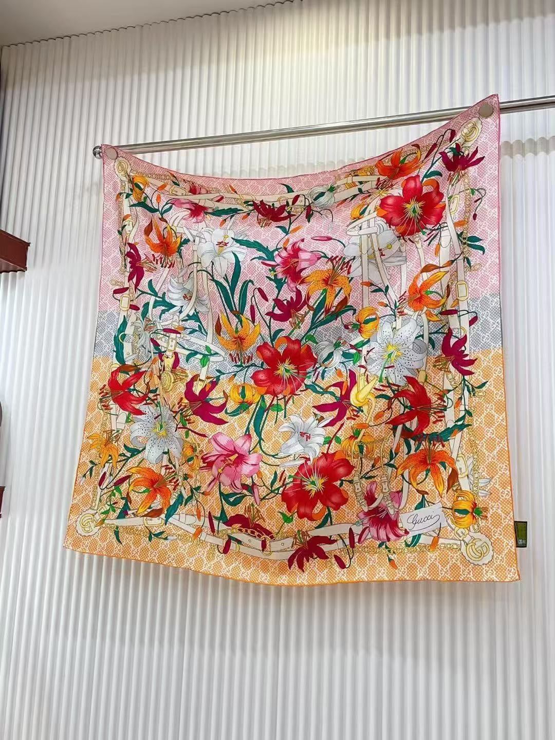 SCARVES