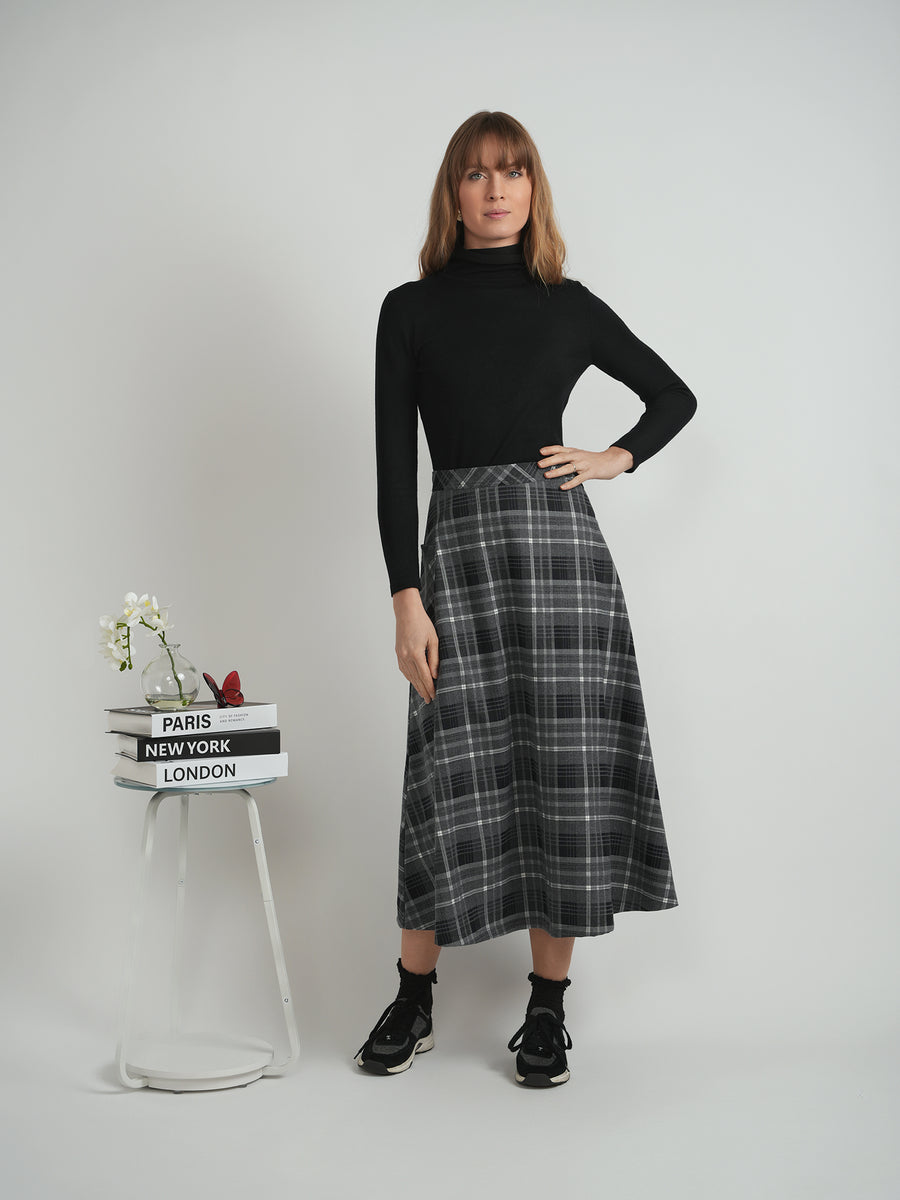 Faves Black Plaid Pocket Skirt