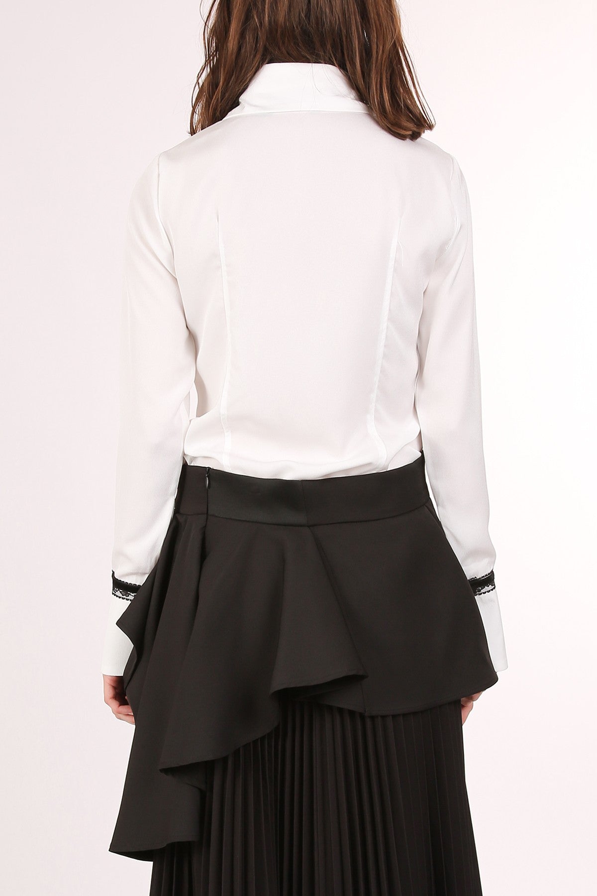Beulah White Blouse with Black Trim and White Flower