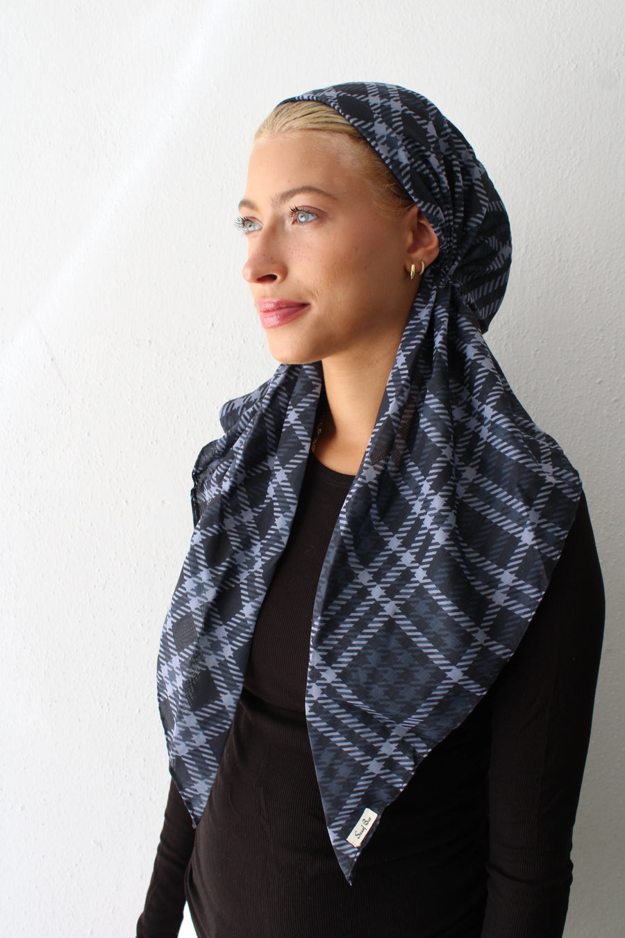 The Scarf Bar Slate Houndstooth Pre Tied with Velvet Grip