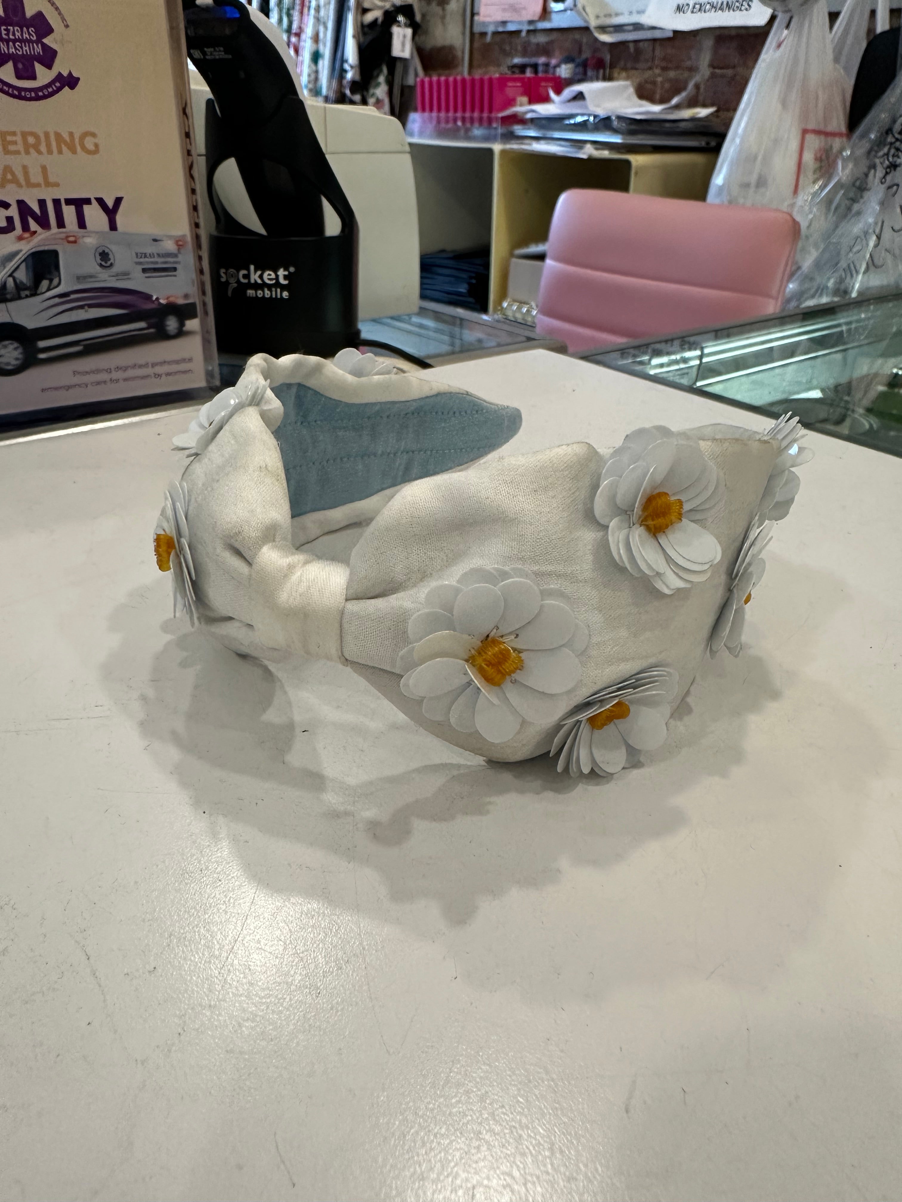 MiZ White Daisy Beaded Headband