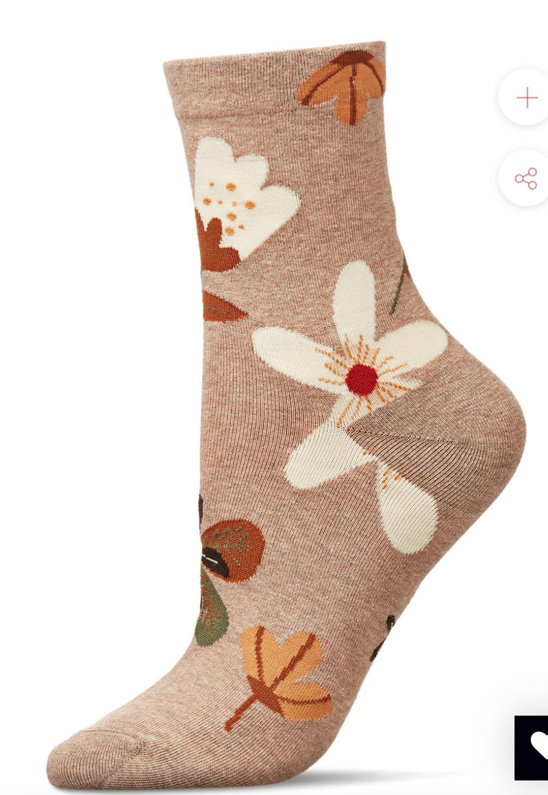 Memoi Floral Crew Sock