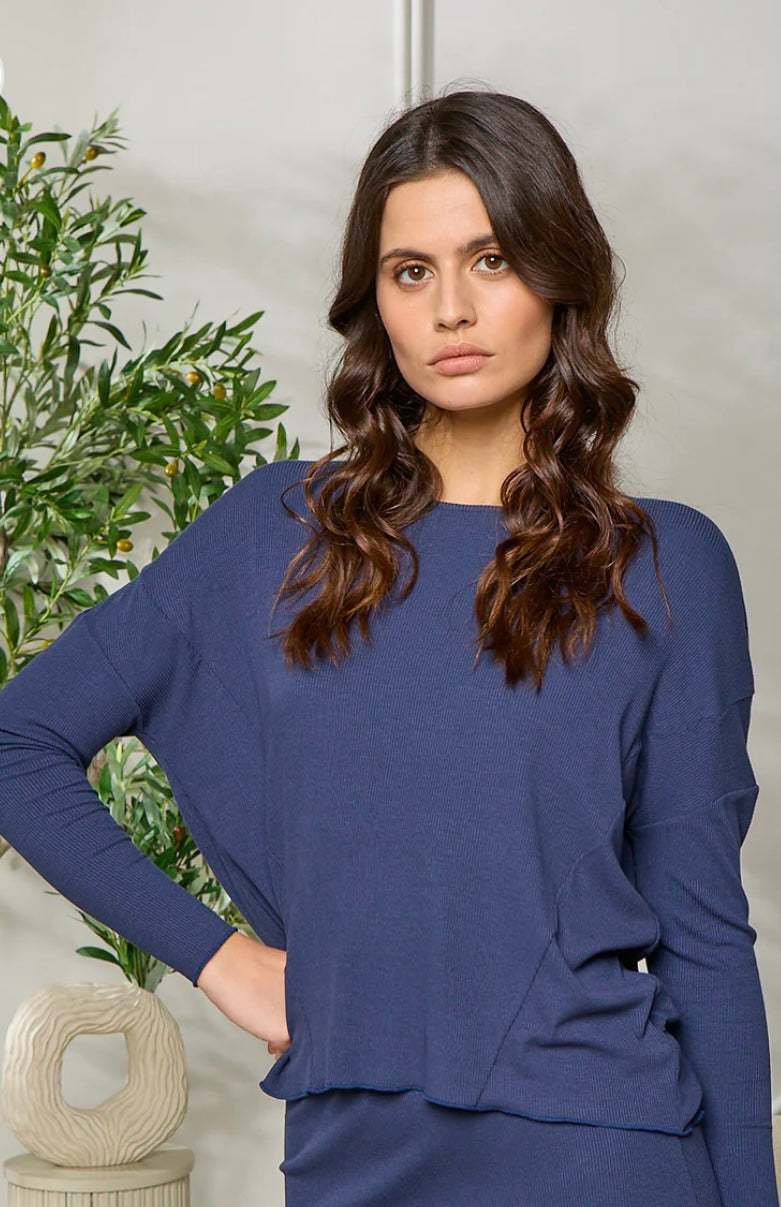 Point Long Sleeve Dolman Top