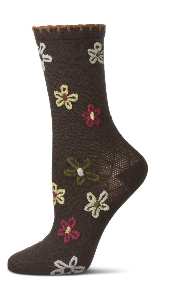 Memoi Dancing Daisies Crochet Cuff Crew