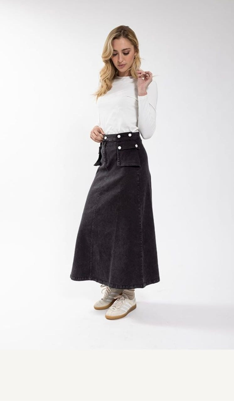 Concept Exaggerated Pocket Skirt