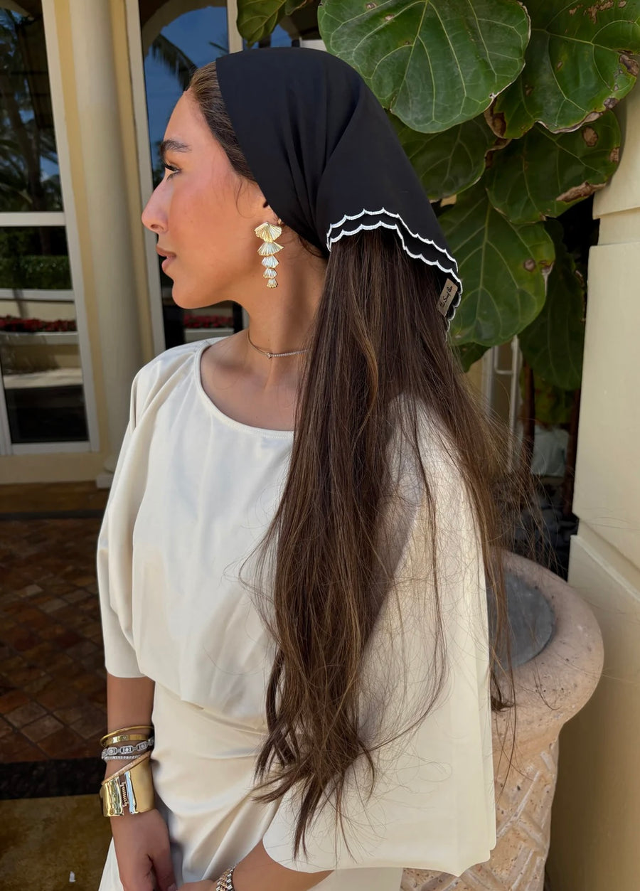 The Scarf Bar Cotton Scalloped Banana White on Black