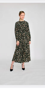 Maple Cliff Floral Drawstring Midi Dress